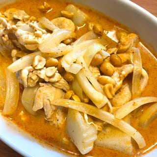 L - Massamun Curry